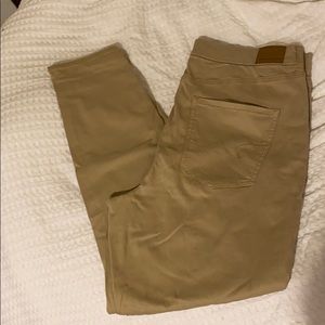 American eagle curvy high rise khaki super stretch